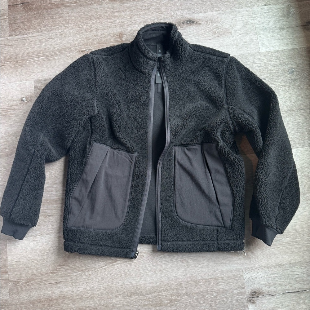 Lululemon Men’s Black Fleece Jacket